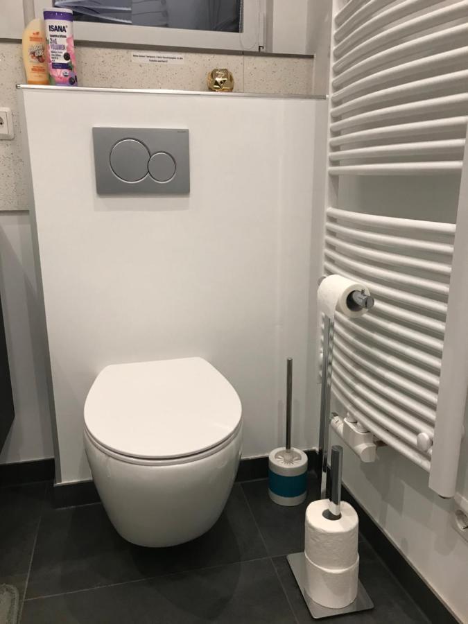 Ferienwohnung Sunny - Moderne Ferienwohnung Im Gruenen In Saarbruecken-West Esterno foto