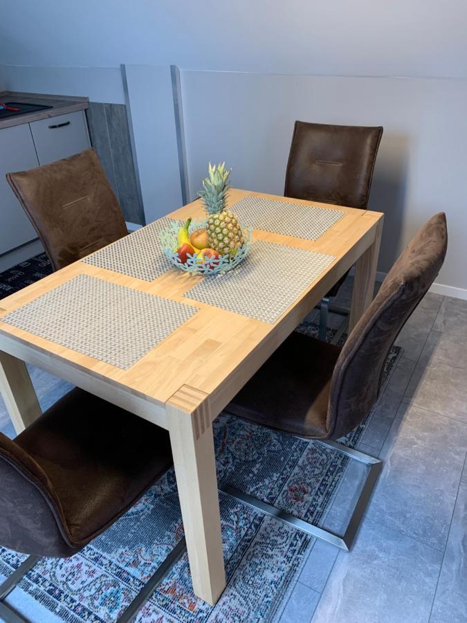 Ferienwohnung Sunny - Moderne Ferienwohnung Im Gruenen In Saarbruecken-West Esterno foto