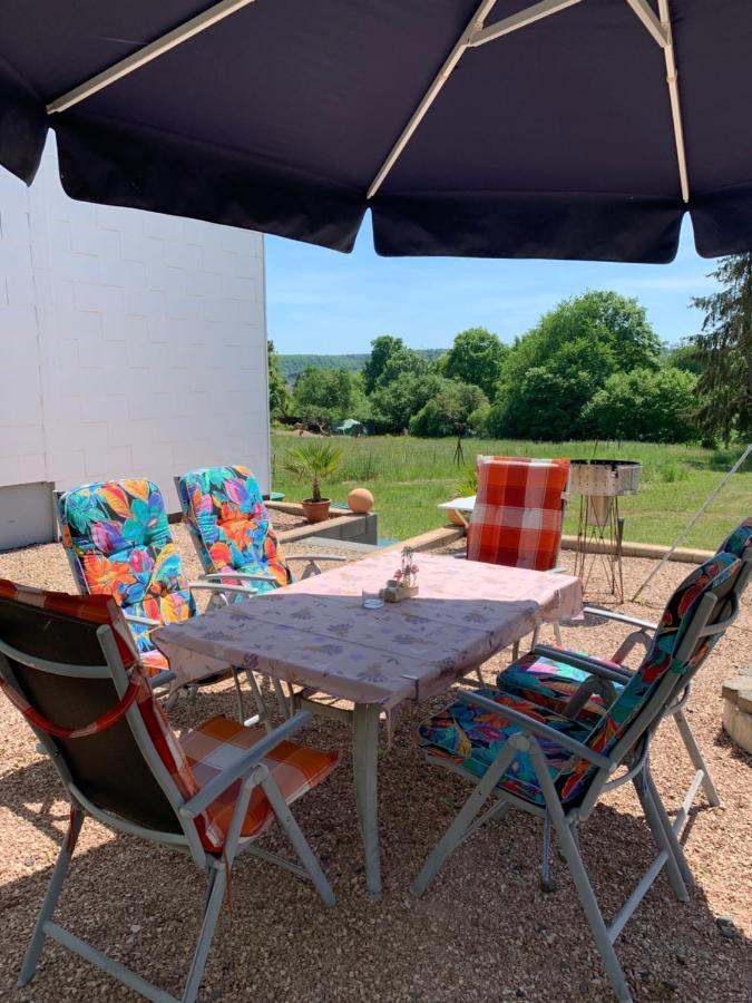Ferienwohnung Sunny - Moderne Ferienwohnung Im Gruenen In Saarbruecken-West Esterno foto